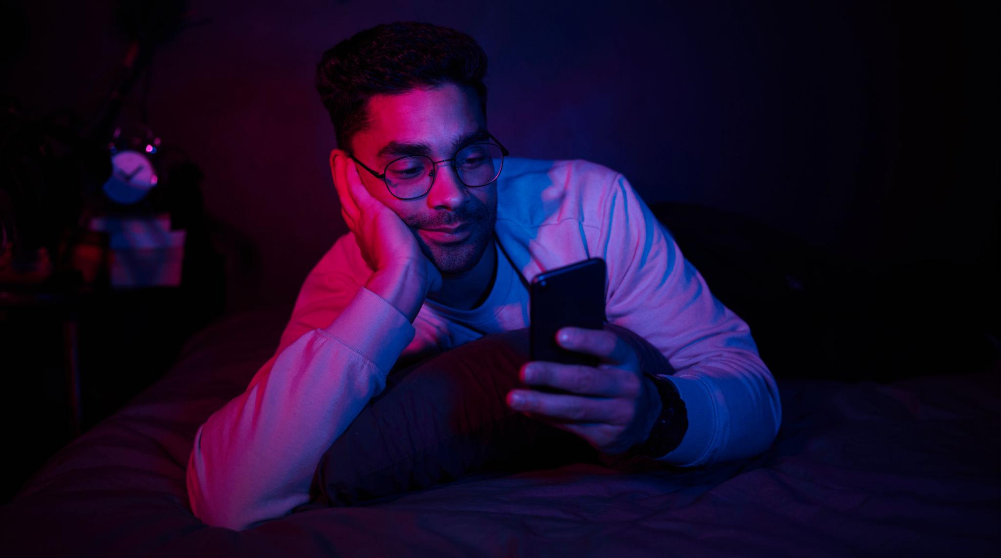 Less Conection Dating in the Age of AI: More Matches, Less Connection — and What It ...